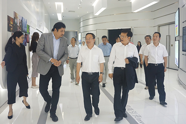 浙江省政协副主席陈小平一行来访产业园实地考察