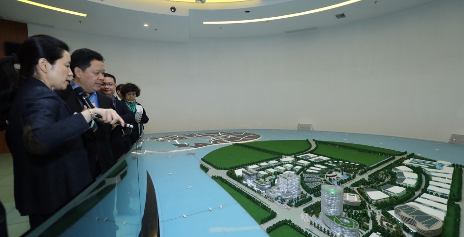 On January 13 of 2017, Deputy Governor of Sichuan Province, Yang Xingping, led the delegation and did field research in the Industrial Park in order to understand the development of the Industrial Park.
