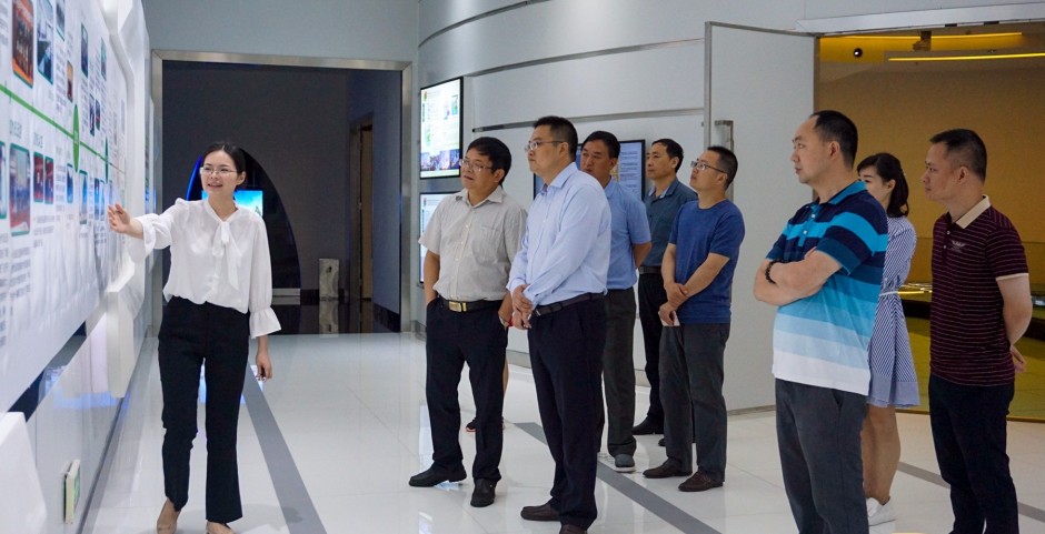 On May 4 of 2017, Deputy Secretary General and Vice President of Leading Party Group of CPPCC of Yibing City of Sichuan Province, Wang Bangxing, led the delegation of around 10 people, accompanied by the Deputy Director of Administrative Committee of Hengqin New Area, and had the field visit to the Industrial Park.