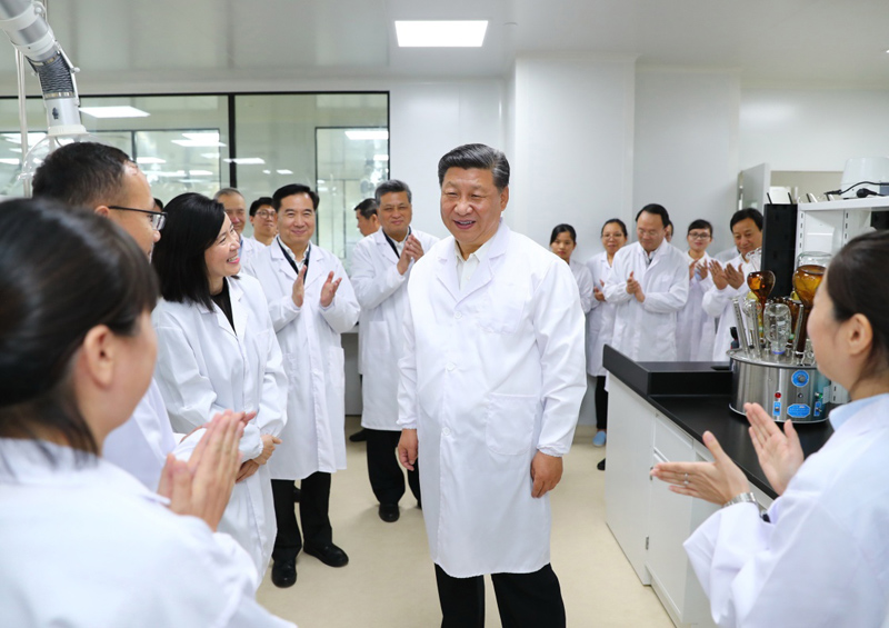 2018年10月22日，中共中央总书记、国家主席、中央军委主席习近平考察了粤澳合作中医药科技产业园。习近平指出，中医药学是中华文明的瑰宝。要深入发掘中医药宝库中的精华，推进产学研一体化，推进中医药产业化、现代化，让中医药走向世界。他强调，建设横琴新区的初心就是为澳门产业多元发展创造条件。横琴有粤澳合作的先天优势，要加强政策扶持，丰富合作内涵，拓展合作空间，发展新兴产业，促进澳门经济发展更具活力。