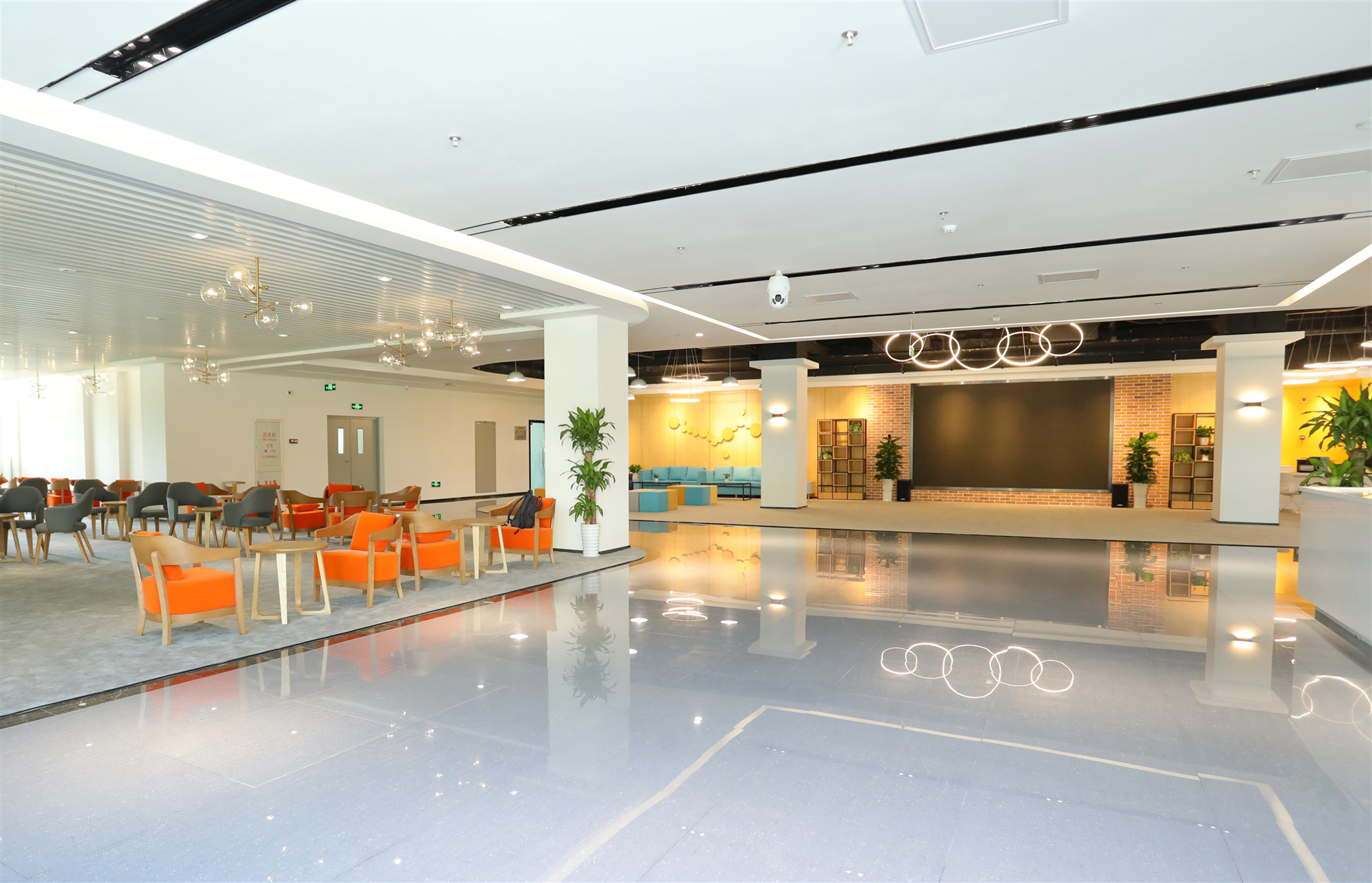 产业园企业服务中心试运营啦！